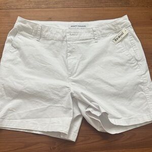 NEW Amazon Essentials Women's Crisp White Bermudas